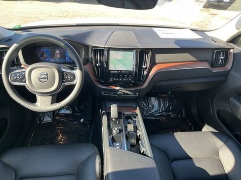 Certified 2023 Volvo XC60 B5 Plus AWD/4WD image 24