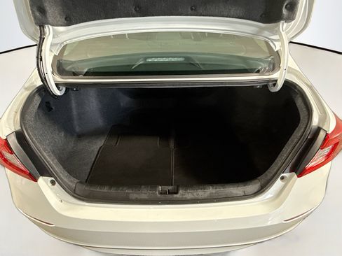 Used 2019 Honda Accord EX-L image 35