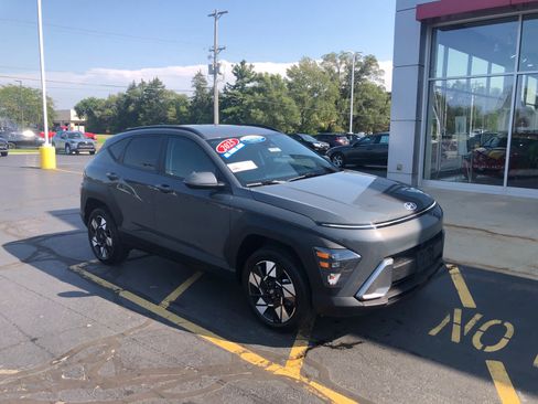 Certified 2025 Hyundai Kona SEL AWD/4WD image 3