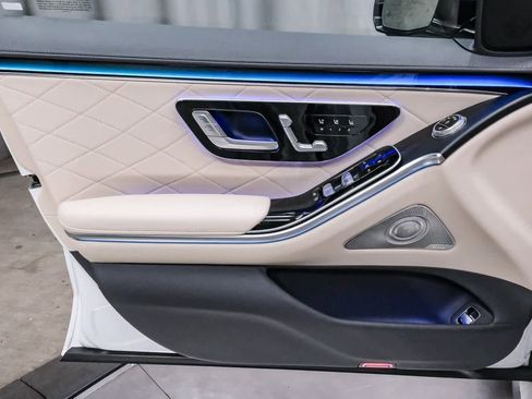 New 2025 Mercedes-Benz S 580e 4MATIC Sedan image 21