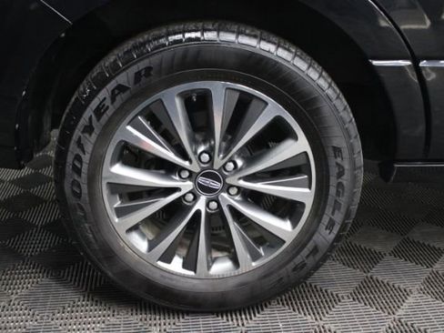 Used 2015 Lincoln Navigator 2WD image 6