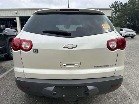 Used 2012 Chevrolet Traverse LT FWD image 10