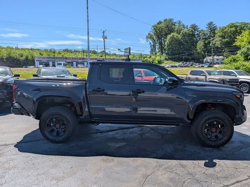 Certified 2025 Toyota Tacoma TRD Pro w/ Tow Tech Package AWD/4WD image 9