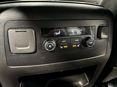 Used 2019 GMC Yukon XL Denali image 44