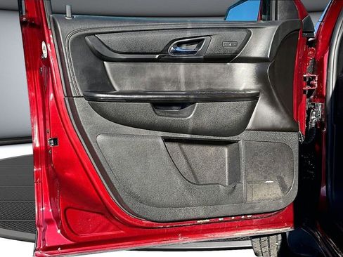 Used 2016 Chevrolet Traverse LT image 18