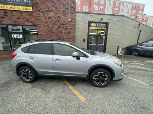 Used 2014 Subaru Crosstrek 2.0i Limited AWD/4WD image 2