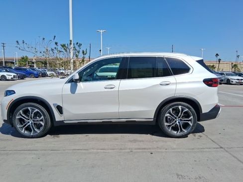 New 2026 BMW X5 xDrive40i w/ Off-Road Package AWD/4WD image 3