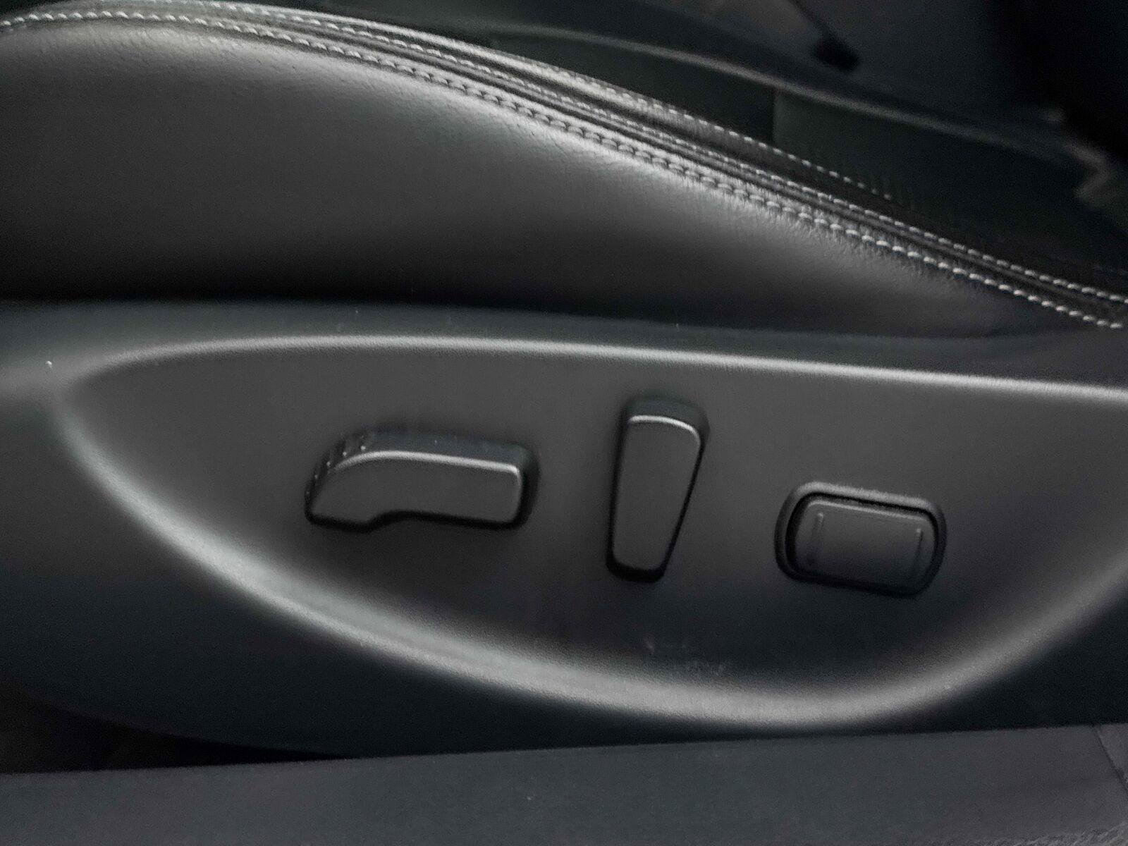 Used 2022 Nissan Maxima SV FWD image 22