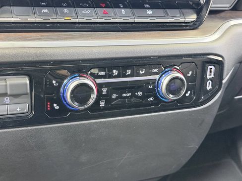 Used 2026 GMC Sierra 1500 SLT AWD/4WD image 44