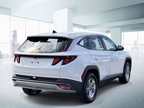 Used 2025 Hyundai Tucson SE AWD/4WD image 4