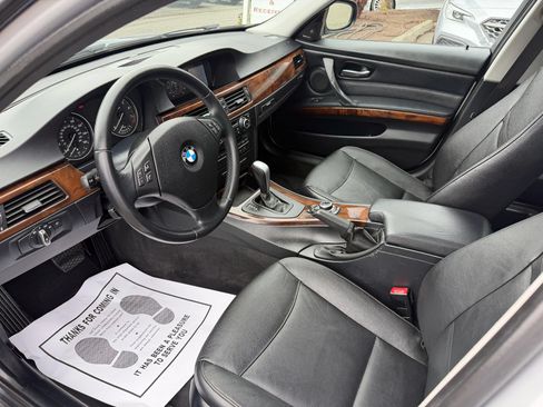 Used 2011 BMW 328i xDrive Sedan AWD/4WD image 4