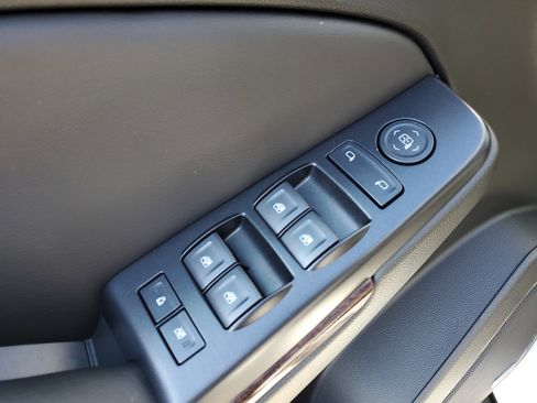 Used 2019 GMC Yukon SLE image 32