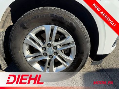 Used 2019 Buick Enclave Essence image 4