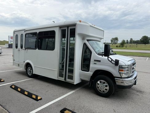 Used 2015 Ford E-350 and Econoline 350 Super Duty RWD image 4