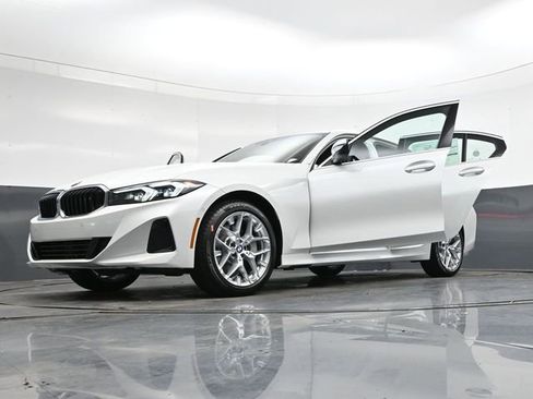 New 2026 BMW 330i xDrive Sedan w/ Premium Package image 40