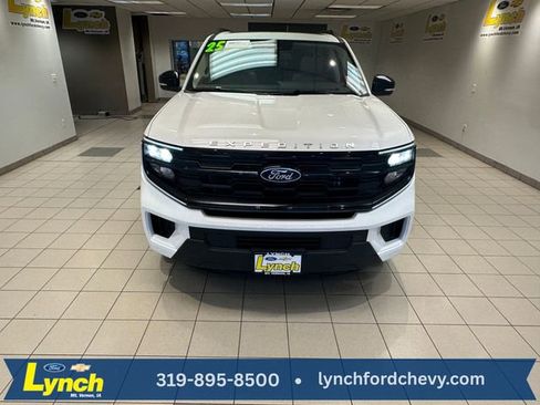 Used 2025 Ford Expedition Max Active AWD/4WD image 32