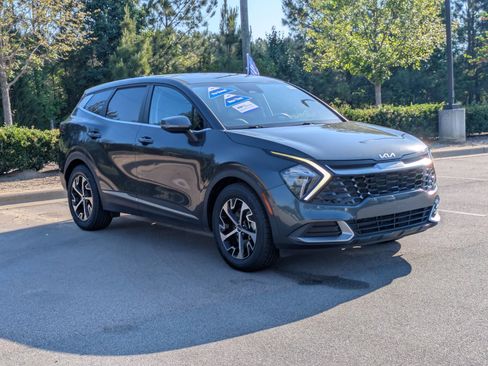 Used 2023 Kia Sportage EX FWD image 2