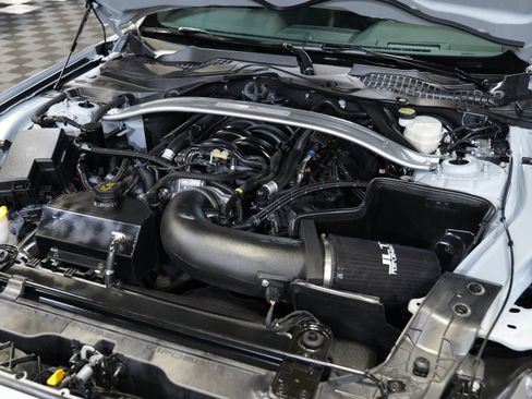 Used 2016 Ford Mustang Shelby GT350 w/ Technology Package RWD image 45