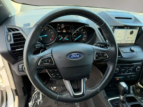 Used 2018 Ford Escape SE w/ SE Sport Appearance Package FWD image 16