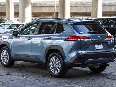 Used 2024 Toyota Corolla Cross LE w/ Moonroof Package image 6