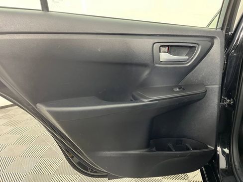 Used 2015 Toyota Camry XLE image 11