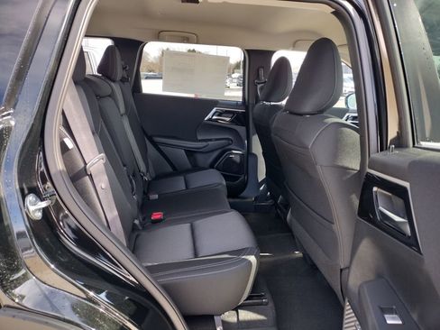 New 2026 Mitsubishi Outlander ES image 10