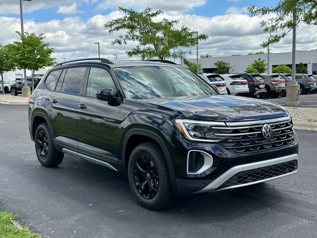 New 2026 Volkswagen Atlas Peak Edition AWD/4WD image 3