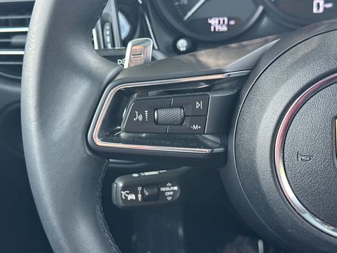 Certified 2025 Porsche Macan AWD/4WD image 27