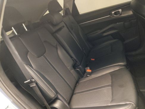 Used 2021 Kia Sorento S w/ Panoramic Sunroof Package image 19