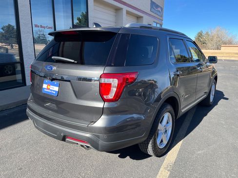 Used 2018 Ford Explorer XLT image 8