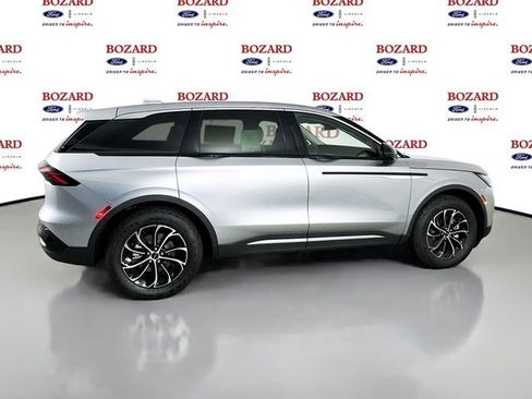 New 2026 Lincoln Nautilus Premier image 8