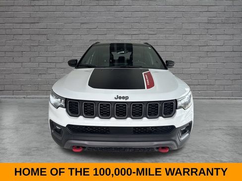 Used 2025 Jeep Compass Trailhawk AWD/4WD image 2