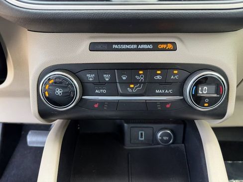 Used 2020 Ford Escape SE FWD image 21