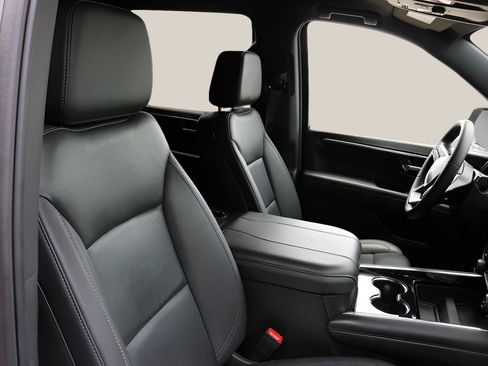 Used 2025 Chevrolet Tahoe LT AWD/4WD image 22
