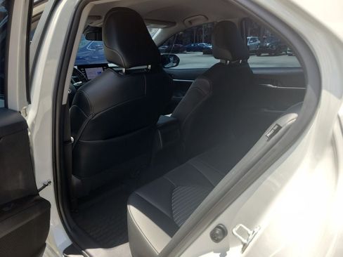 Used 2023 Toyota Camry SE FWD image 9