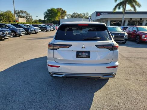 New 2026 Mitsubishi Outlander SE image 5