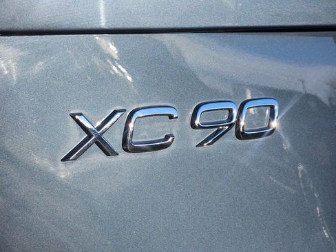 New 2026 Volvo XC90 B6 Plus image 17