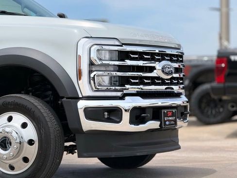 Used 2026 Ford F450 Lariat AWD/4WD image 9