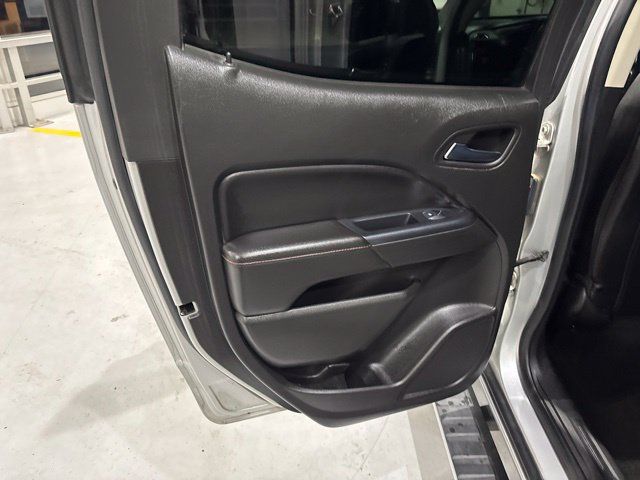 Used 2017 GMC Canyon SLE w/ All Terrain Package AWD/4WD image 19