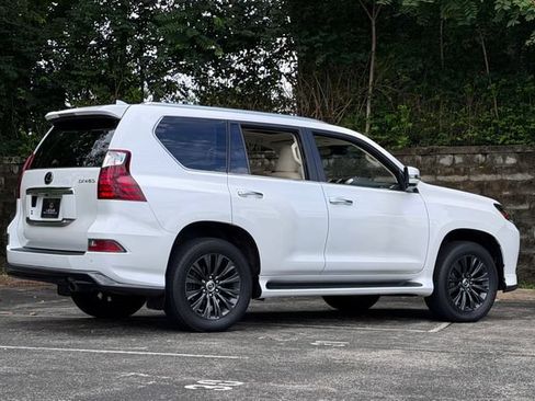 Used 2021 Lexus GX 460 Luxury w/ Sport Design Package AWD/4WD image 4