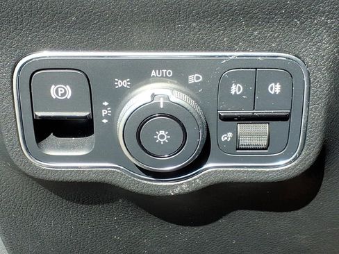 Certified 2023 Mercedes-Benz GLA 250 4MATIC image 17