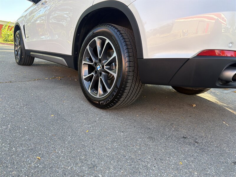 Used 2017 BMW X5 xDrive35i AWD/4WD image 6