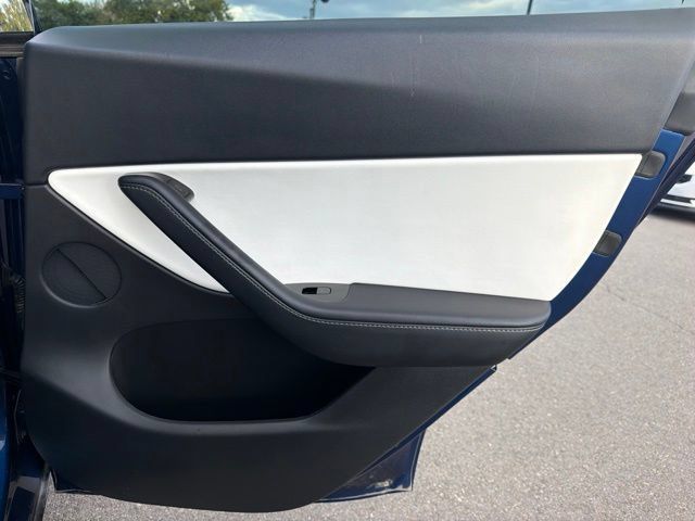 Used 2021 Tesla Model Y Long Range AWD/4WD image 14