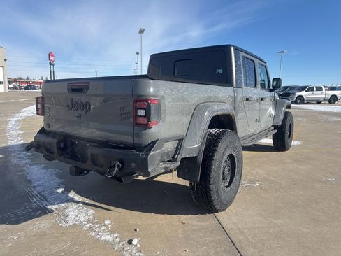 Used 2021 Jeep Gladiator Willys image 5