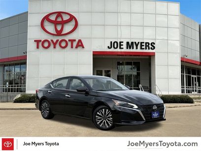 Used 2024 Nissan Altima 2.5 SV