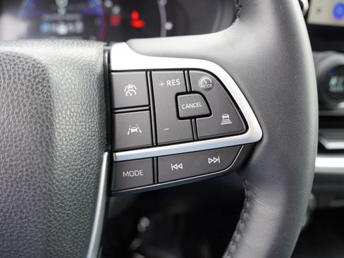 Used 2025 Toyota Grand Highlander XLE image 32