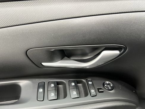 Used 2024 Hyundai Tucson SE FWD image 13
