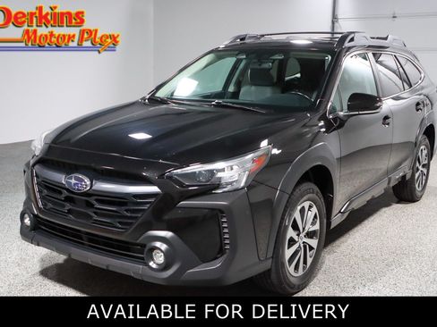 Used 2023 Subaru Outback Premium AWD/4WD image 1