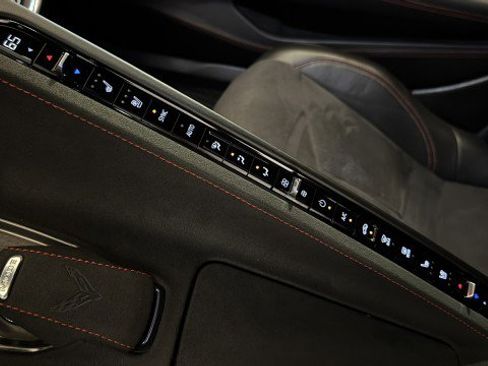 Used 2024 Chevrolet Corvette Stingray Premium Cpe w/ Z51 Performance Package RWD image 9