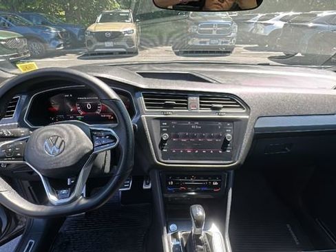 Used 2024 Volkswagen Tiguan SE R-Line AWD/4WD image 9